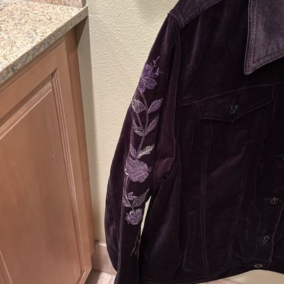 Style and Co woman's deep purple velvety coat or shirt w gorgeous flower detail - Picture 4 of 15
